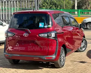 Toyota Sienta 1.5 FWD 2019 Red