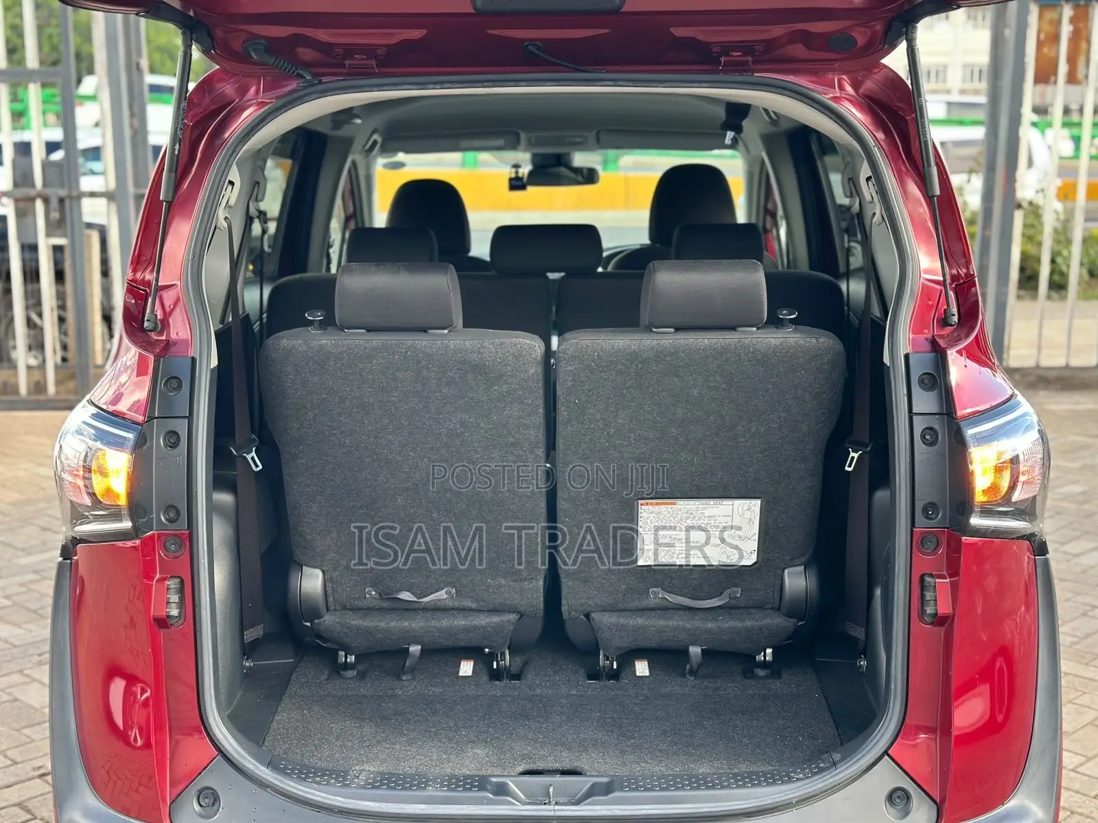 Toyota Sienta 1.5 FWD 2019 Red