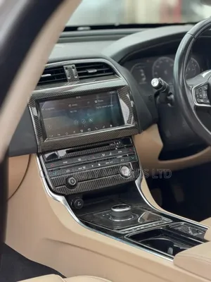 Jaguar XE 2018 Gray
