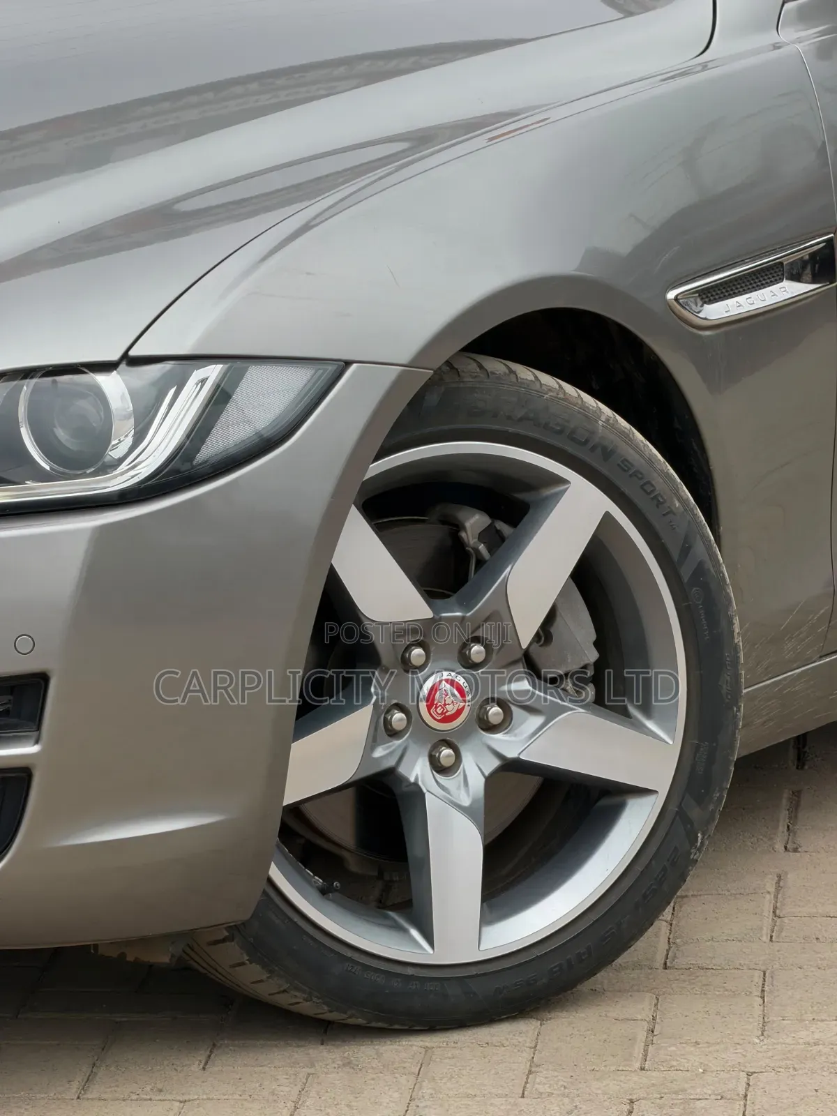 Jaguar XE 2018 Gray