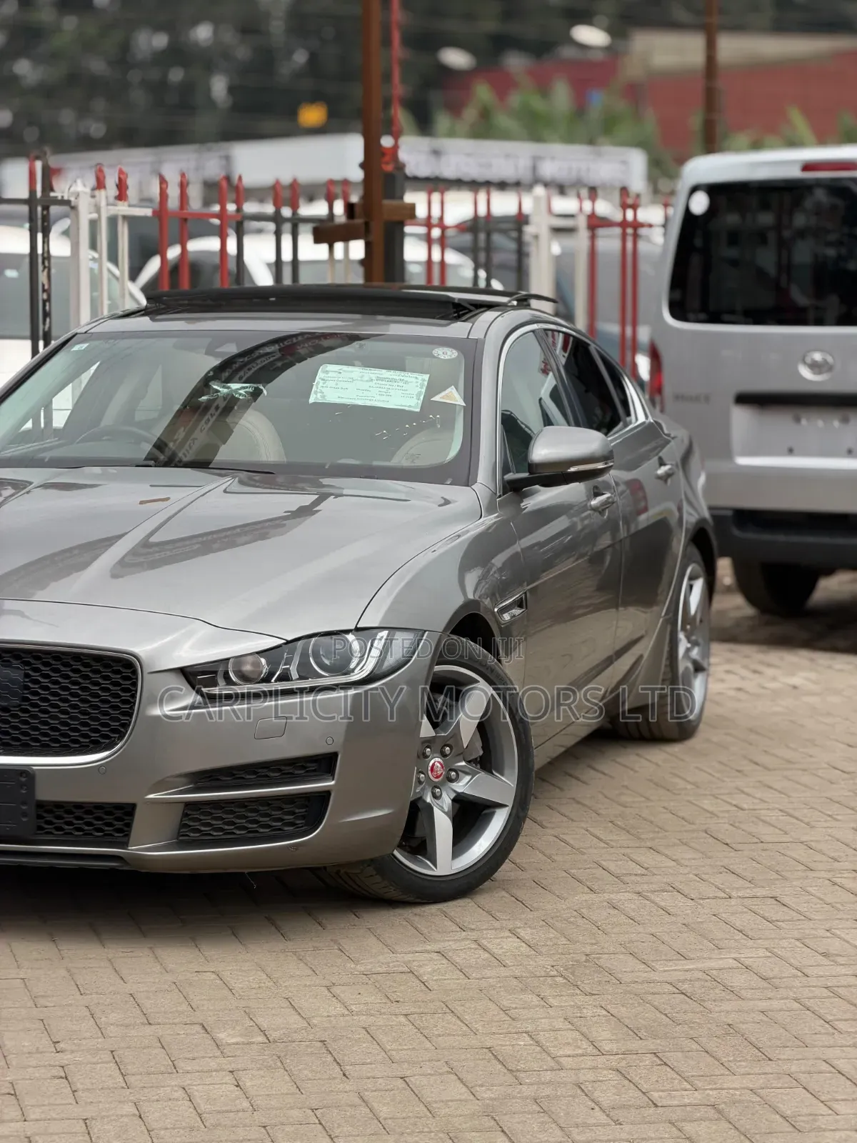 Jaguar XE 2018 Gray