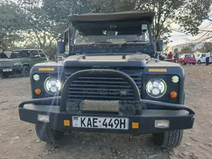 Land Rover Defender 2001 Green