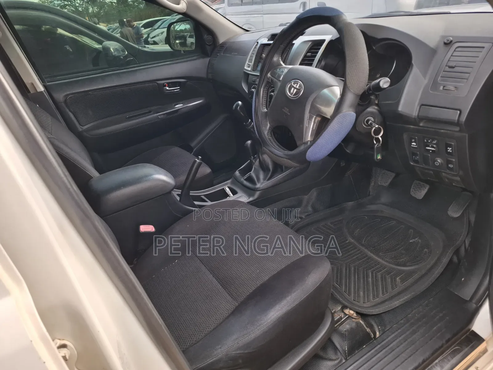 Toyota Hilux 2014 Off white