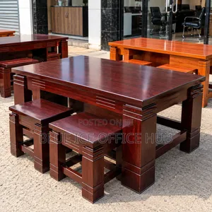 Heavy Wooden Coffe Table With 2 Matching Stools