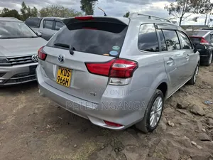 Toyota Corolla Fielder 1.5 Hybrid FWD 2018 Silver