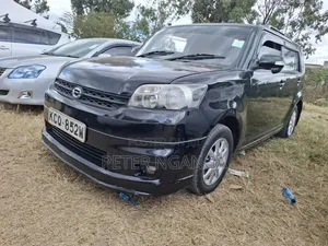 Toyota Corolla Rumion Hatchback 1.5 FWD 2011 Black