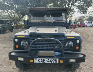 Land Rover Defender 2001 Green