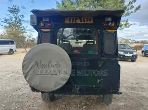 Land Rover Defender 2001 Green