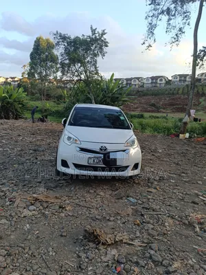 Toyota Ractis 2015 White