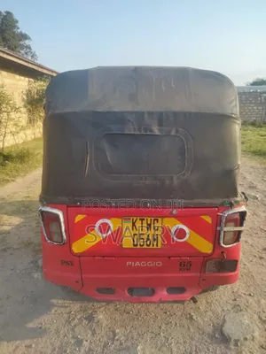 Piaggio 2021 Red
