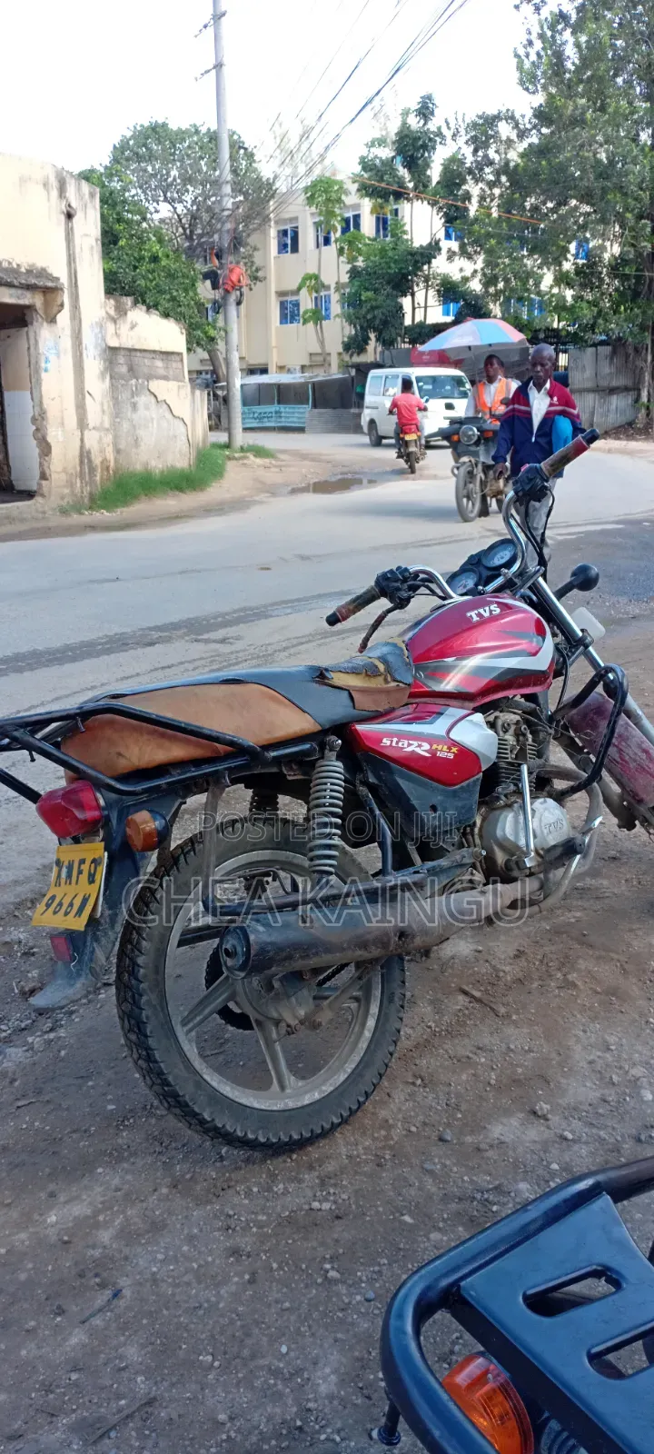 TVS HLX 125 2020 Red