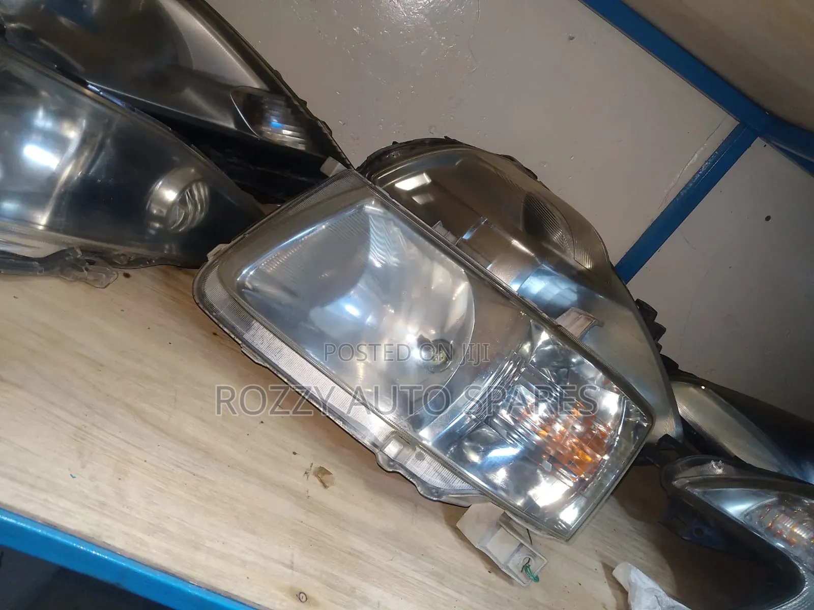 Succeed Old Headlight
