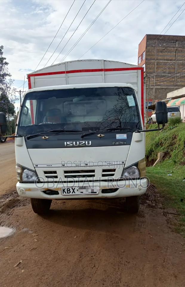 Isuzu NPR.
