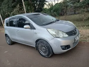 Nissan Note 2011 Silver
