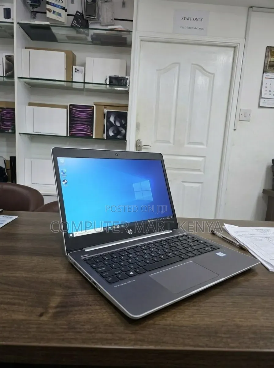 New Laptop HP 430 G5 8GB Intel Core i5 SSD 256GB