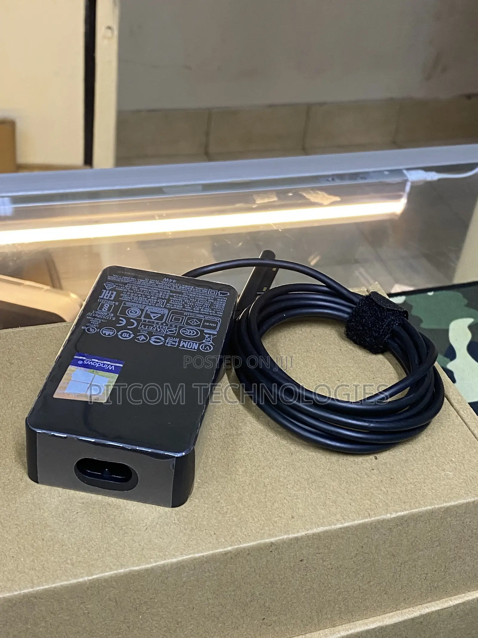 Microsoft 44w Charger