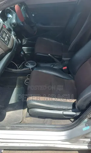 Honda Fit Shuttle 1.3 Hybrid 2WD 2013 Silver
