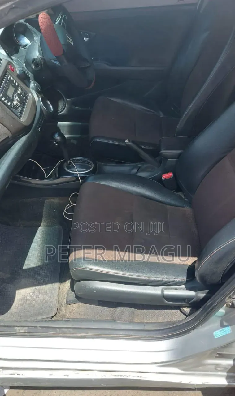 Honda Fit Shuttle 1.3 Hybrid 2WD 2013 Silver