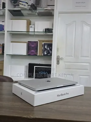 New Laptop Apple MacBook Pro 2020 16GB Apple M1 SSD 512GB