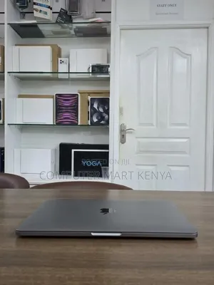 New Laptop Apple MacBook Pro 2019 16GB Intel Core i7 SSD 256GB