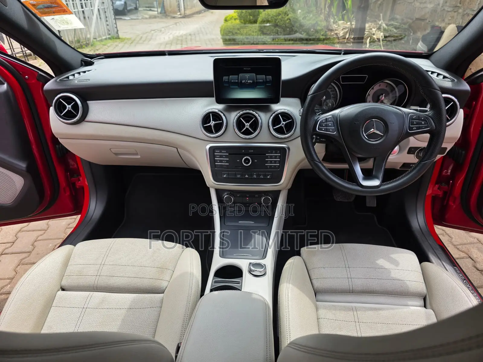 Mercedes-Benz GLA-Class 2016 Red