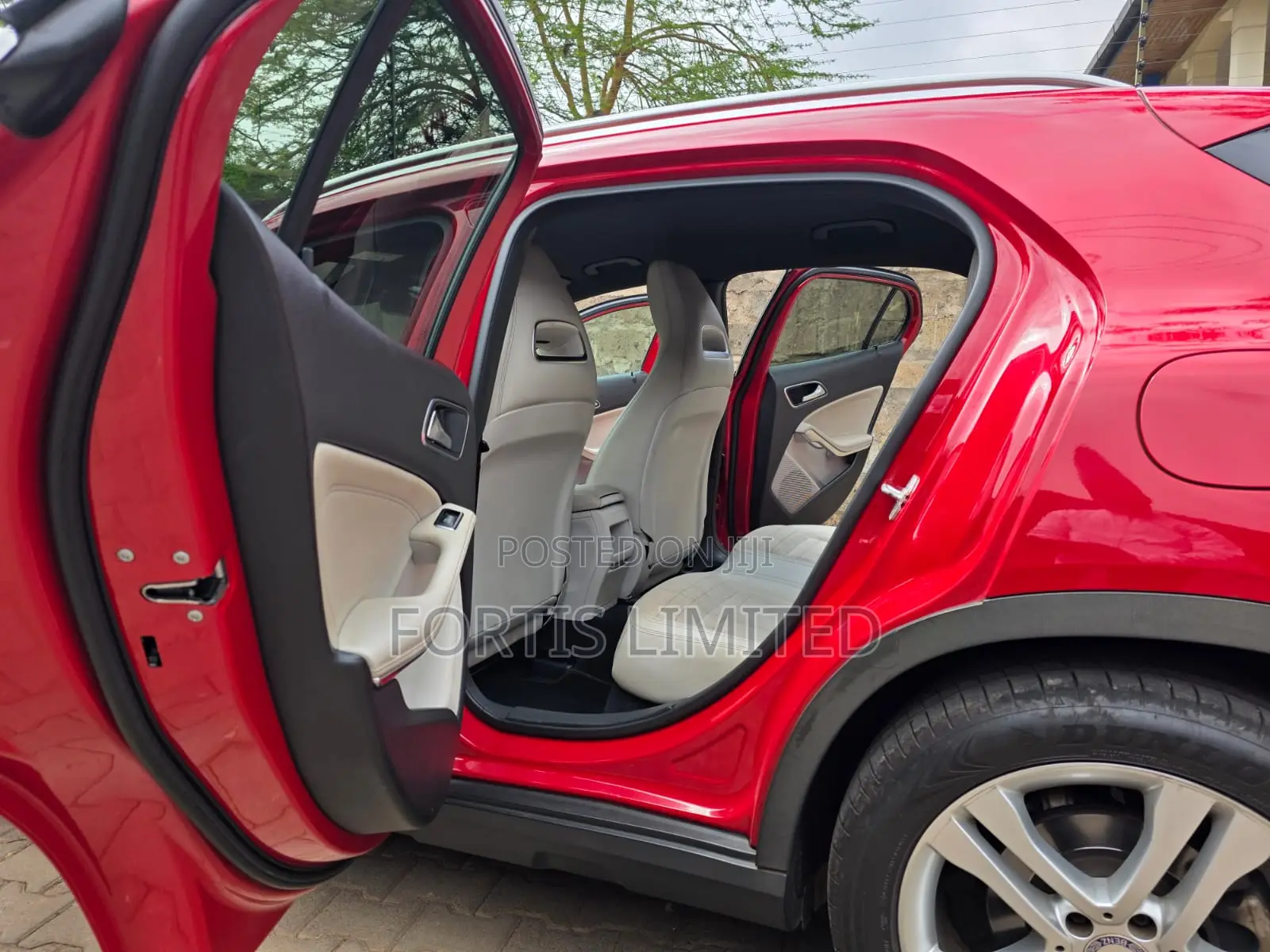 Mercedes-Benz GLA-Class 2016 Red