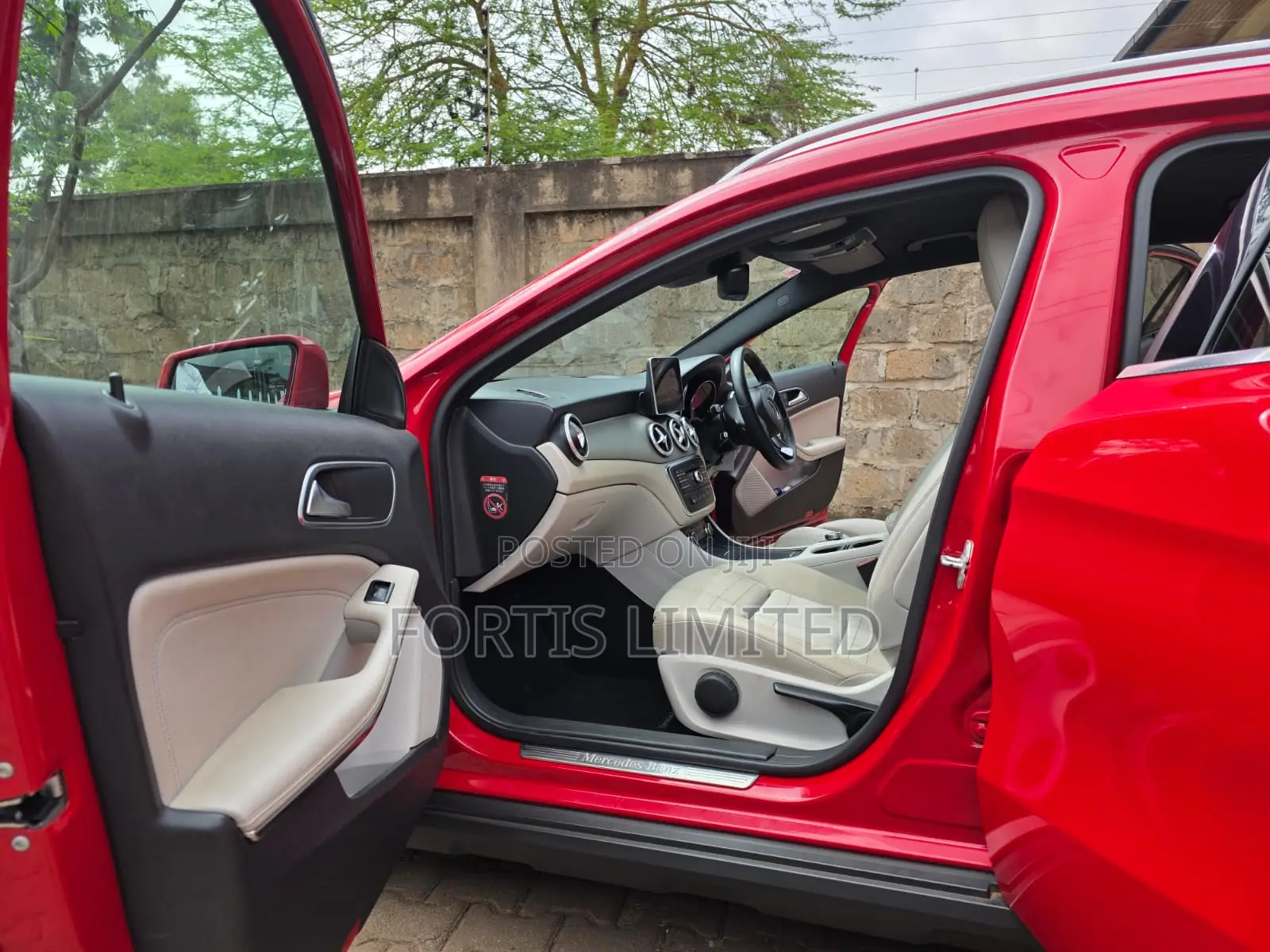 Mercedes-Benz GLA-Class 2016 Red