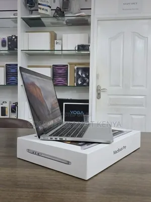 New Laptop Apple MacBook Pro 2017 16GB Intel Core i7 SSD 256GB