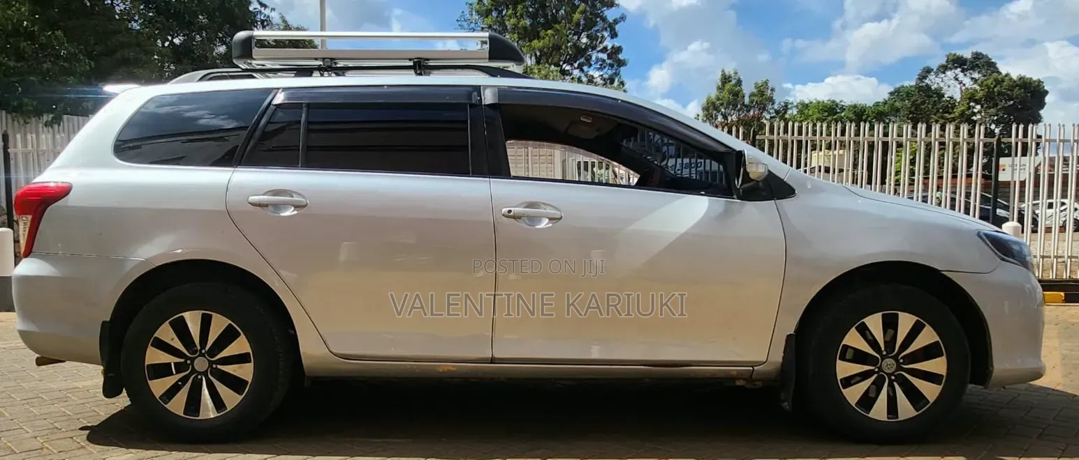 Toyota Corolla Fielder 2011 Silver