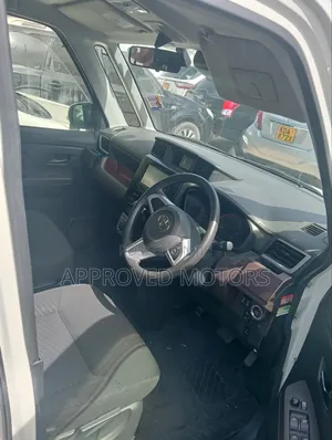 Toyota Tank 2019 White