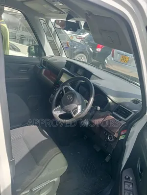 Toyota Tank 2019 White