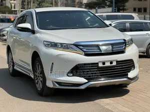 Toyota Harrier 2.0 4WD 2019 White