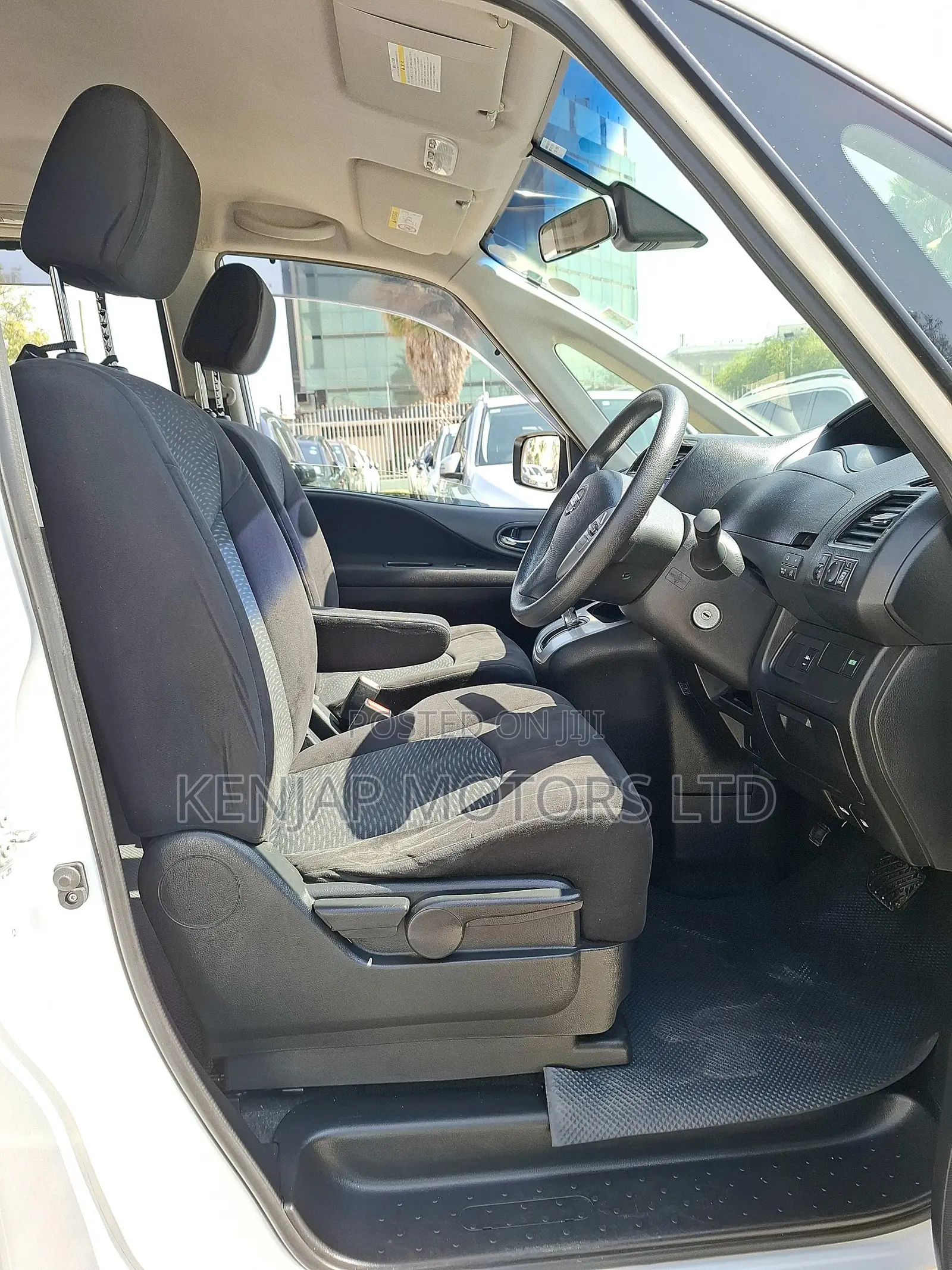 Nissan Serena 2016 White