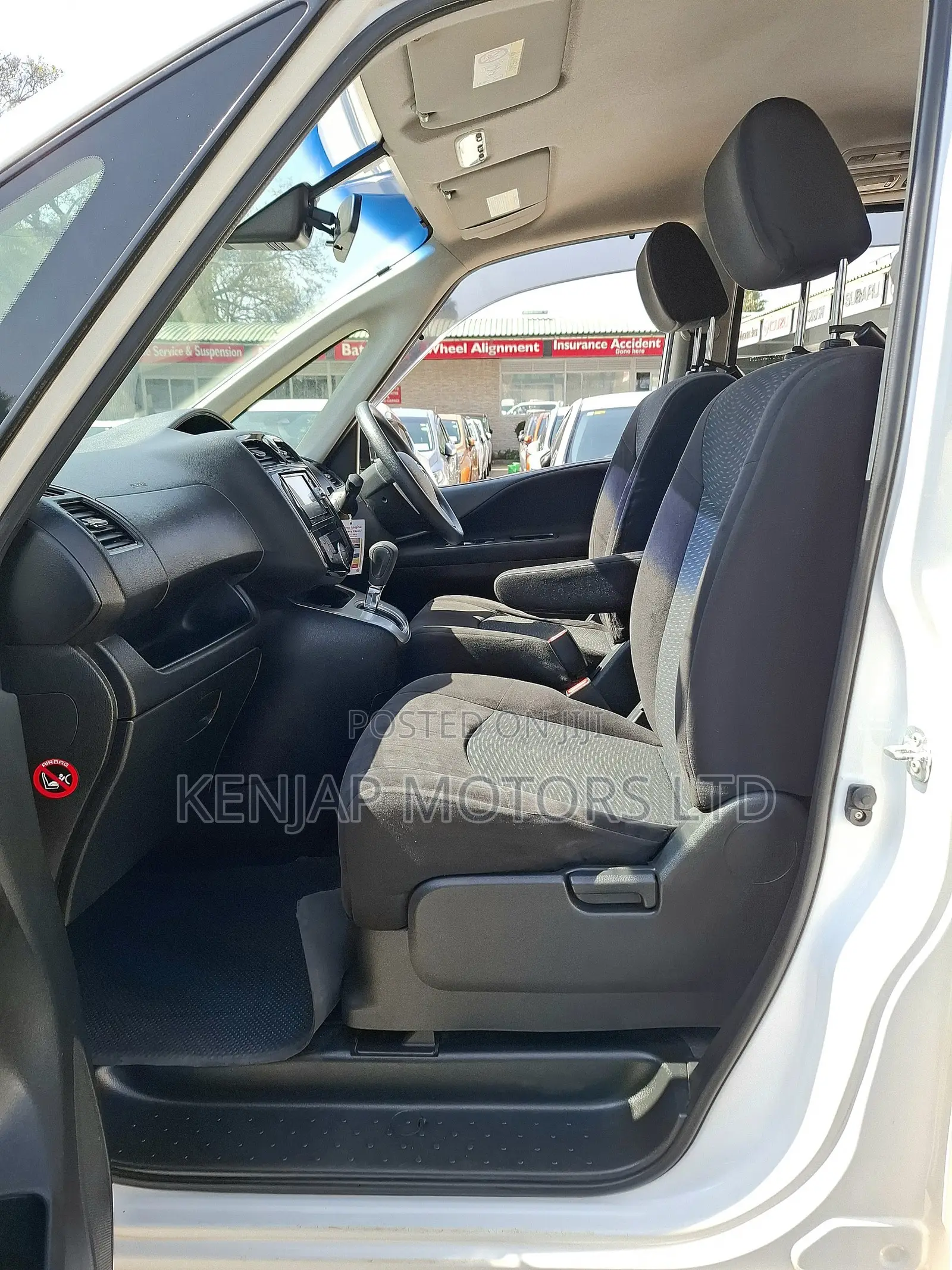 Nissan Serena 2016 White