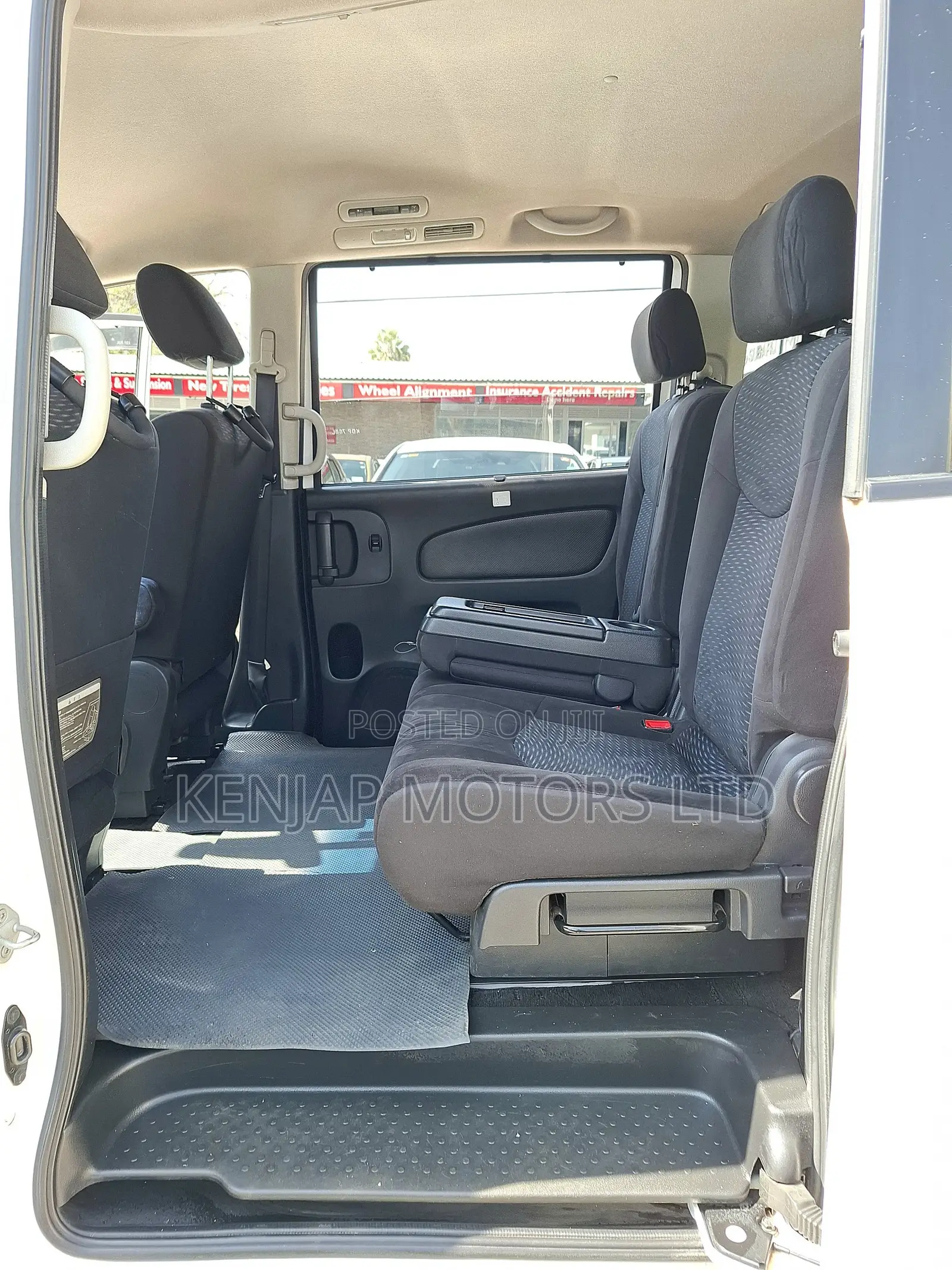 Nissan Serena 2016 White