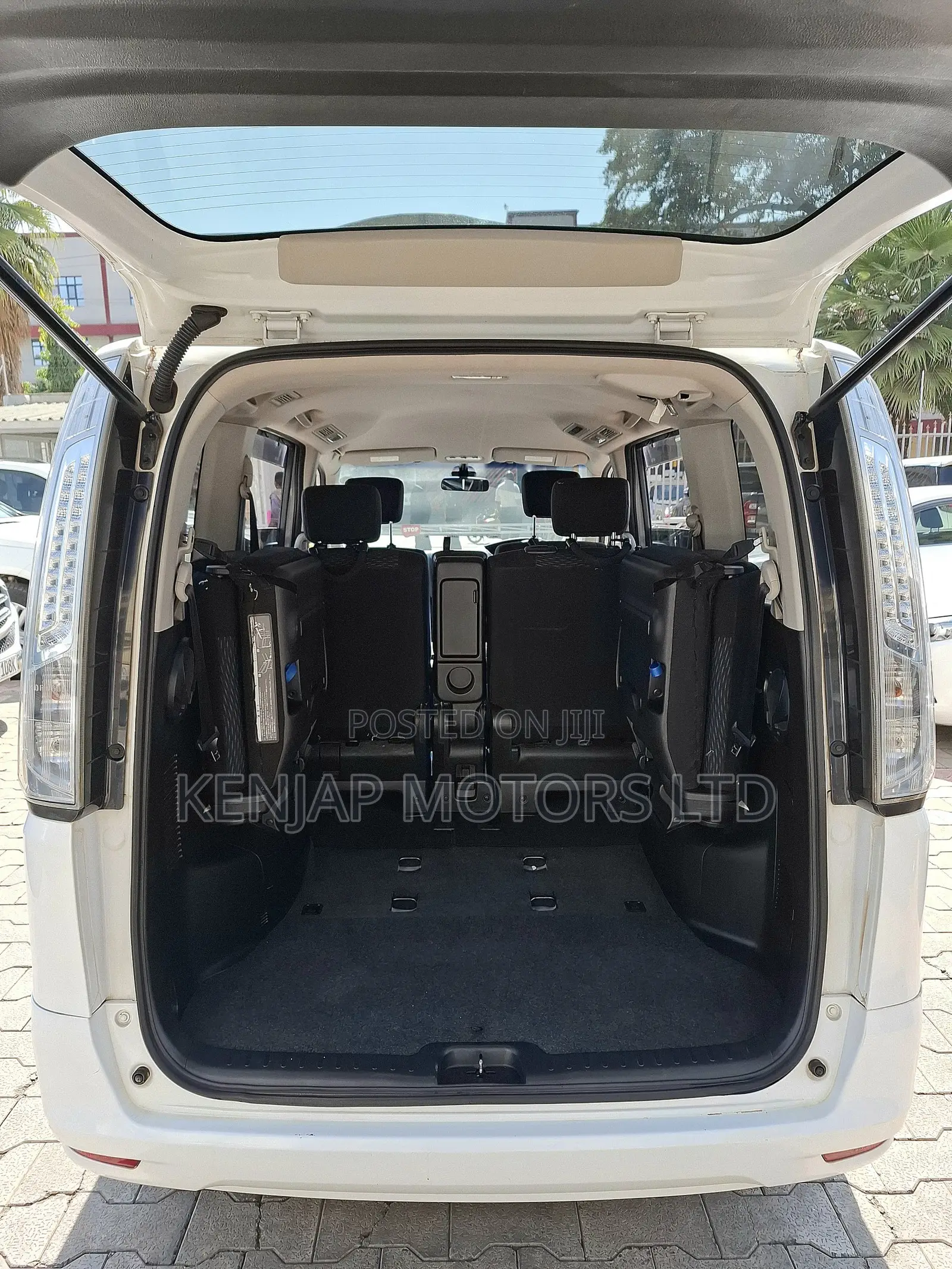 Nissan Serena 2016 White