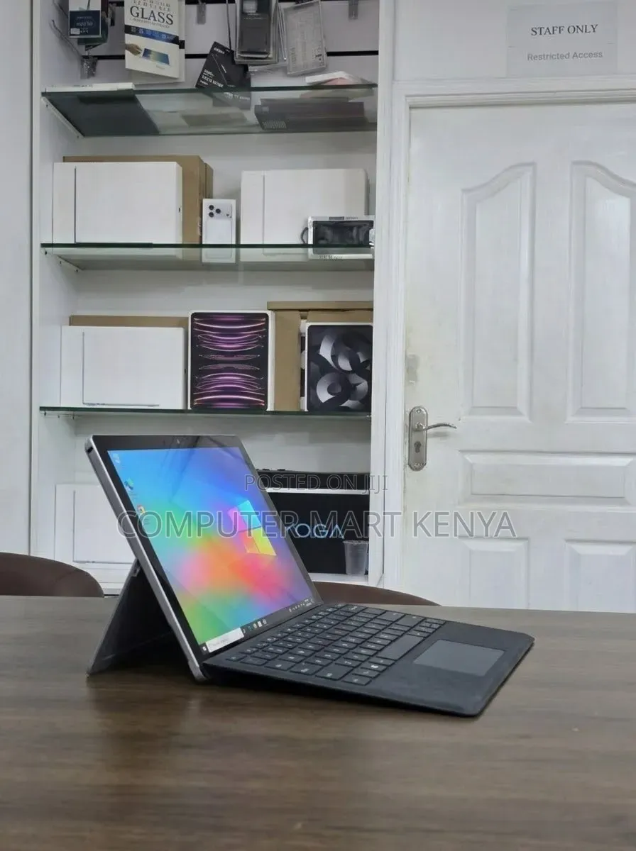 New Laptop Microsoft Surface Pro 5 8GB Intel Core i5 SSD 256GB