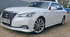 Toyota Crown 2016 White