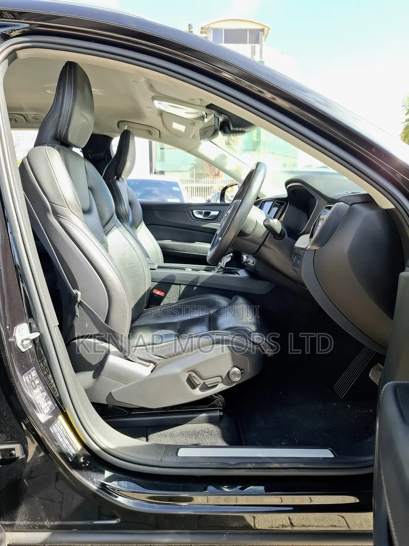 Volvo XC60 2019 Black