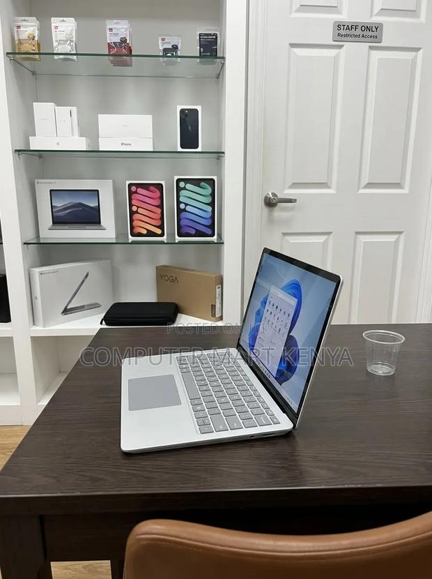 New Laptop Microsoft Surface 8GB Intel Core i5 SSD 256GB - thumbnail 2