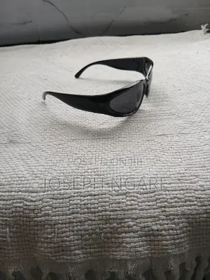 Stylish Black Oversized Sunglasses for Women – Chic Everyday Shades