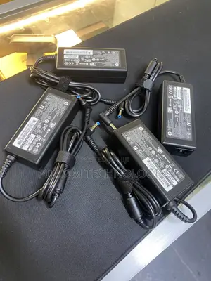 HP Bluepin 65W Adapter