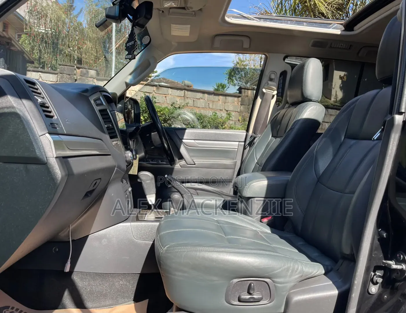 Mitsubishi Pajero 2016 Black