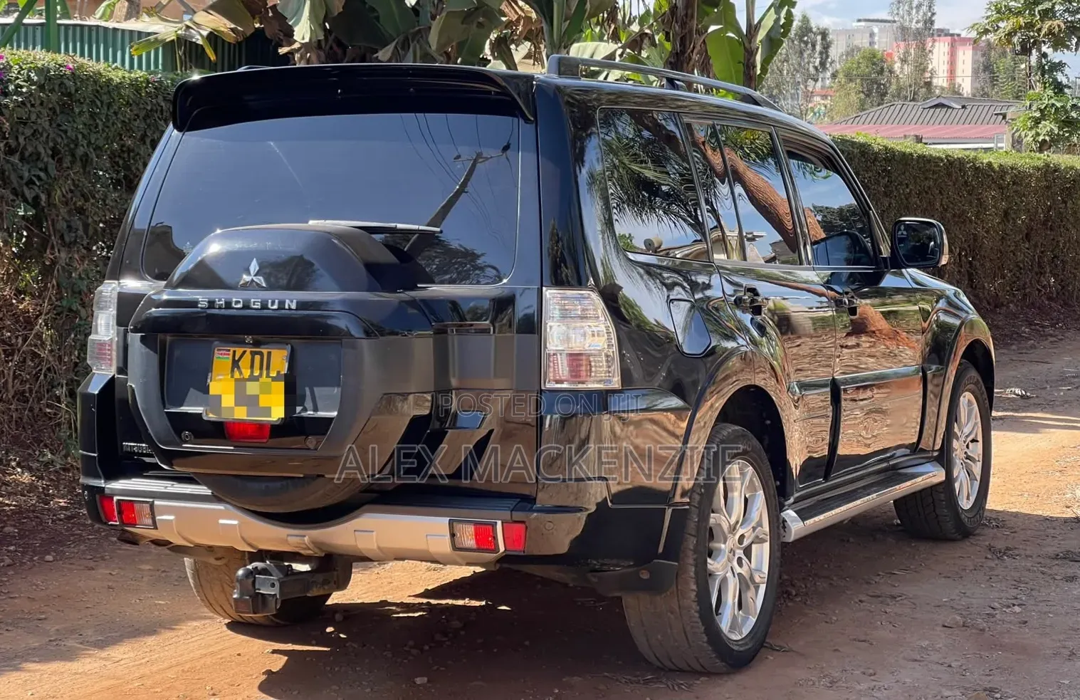 Mitsubishi Pajero 2016 Black