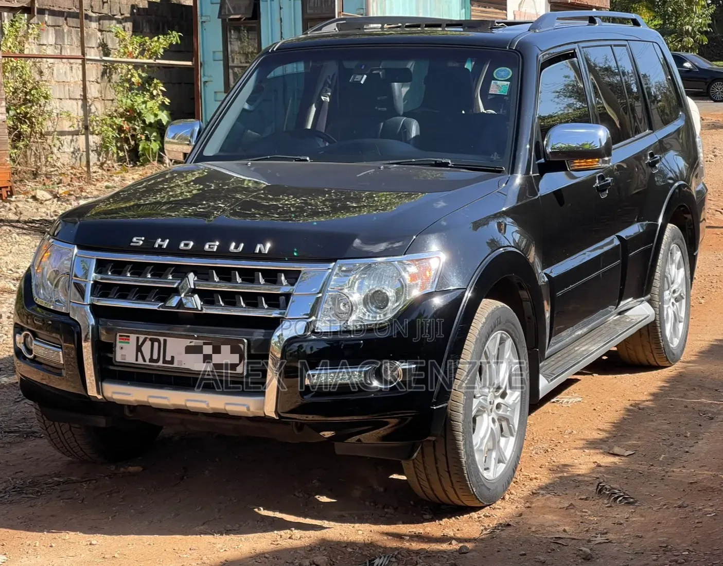 Mitsubishi Pajero 2016 Black