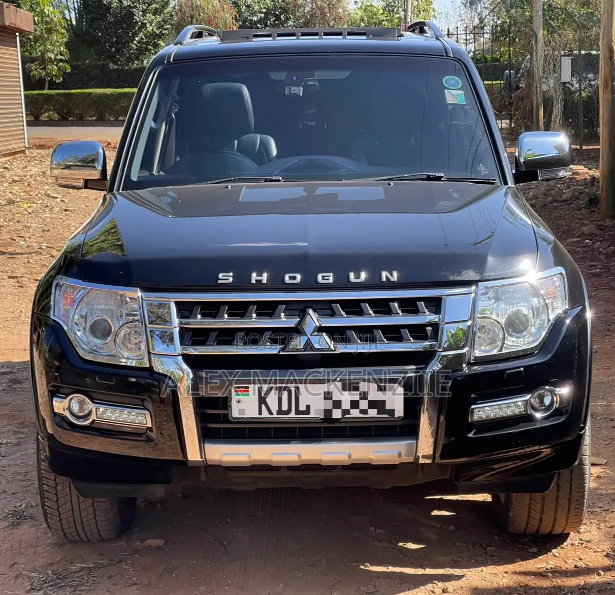 Mitsubishi Pajero 2016 Black