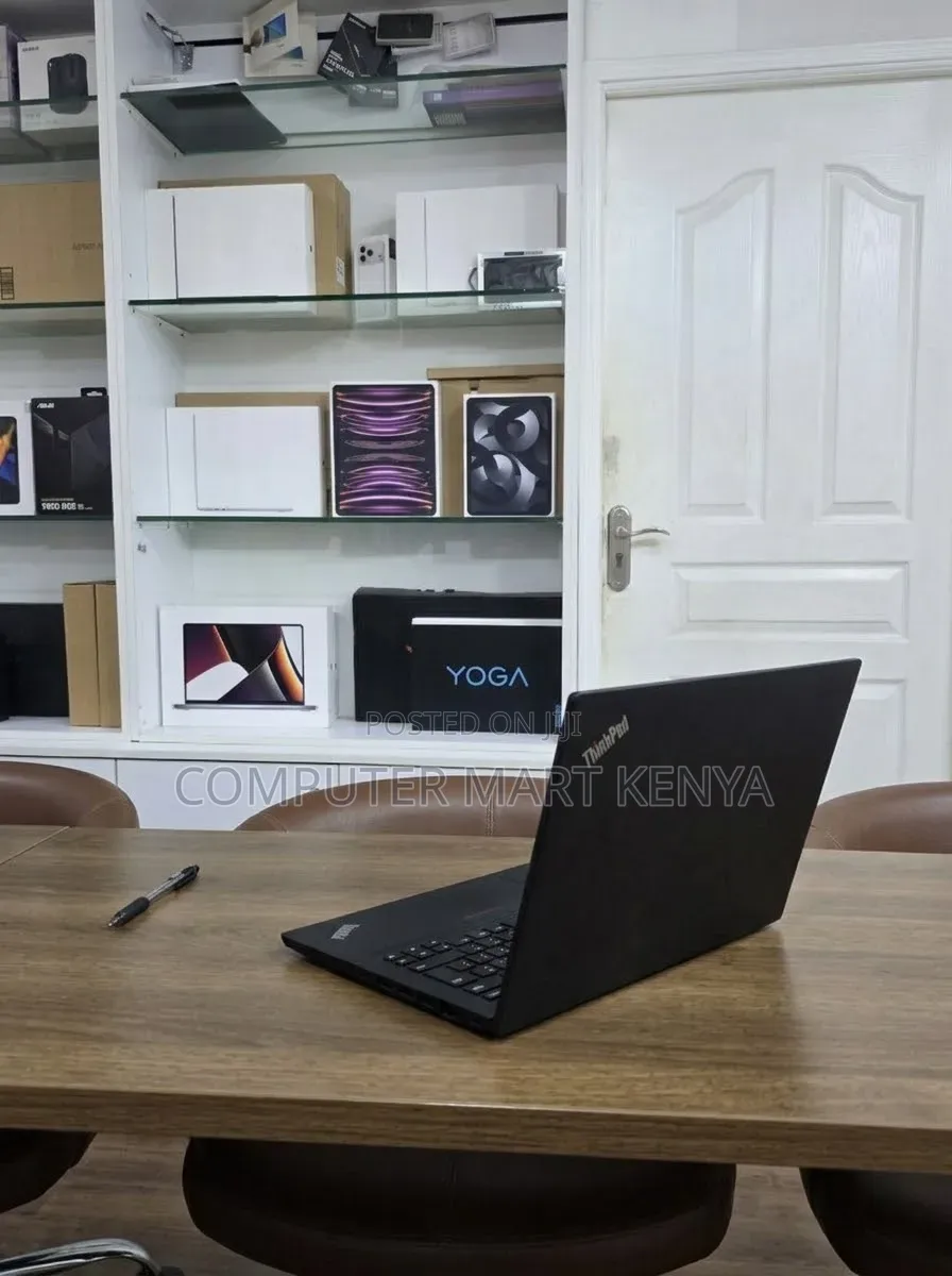 New Laptop Lenovo ThinkPad X280 8GB Intel Core i5 SSD 256GB