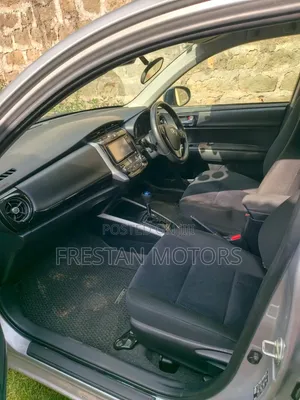 Toyota Corolla Fielder 2019 Silver