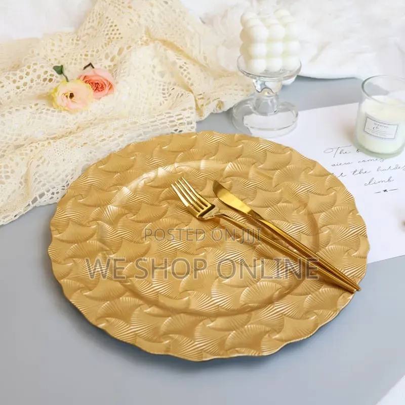 13" Round Reef Plastic Charger Plate.