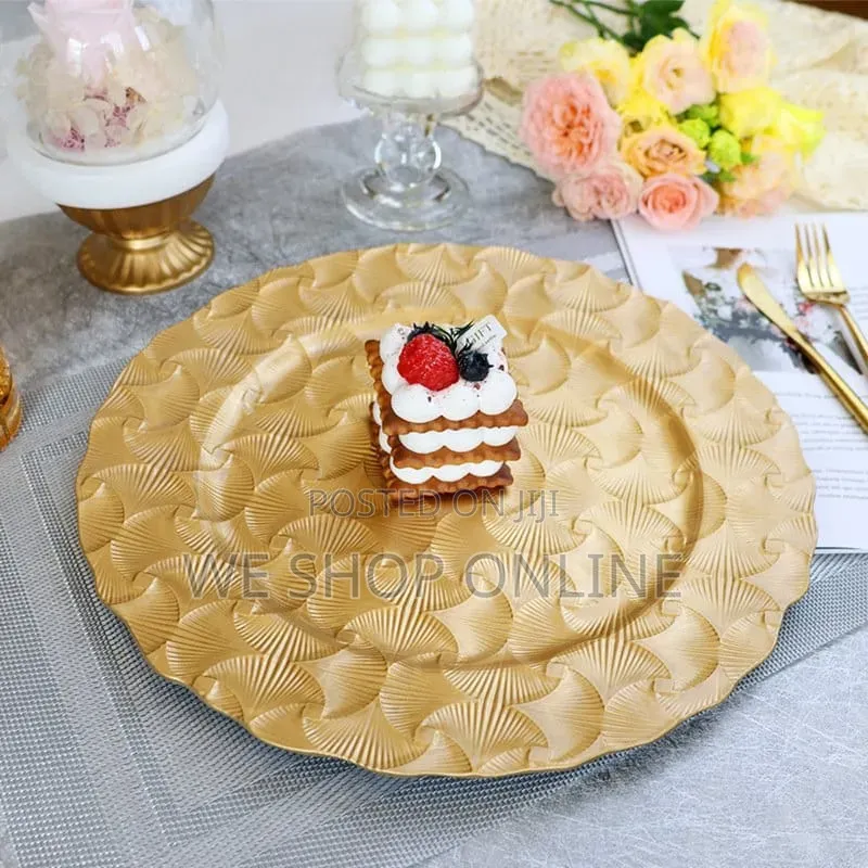 13" Round Reef Plastic Charger Plate.